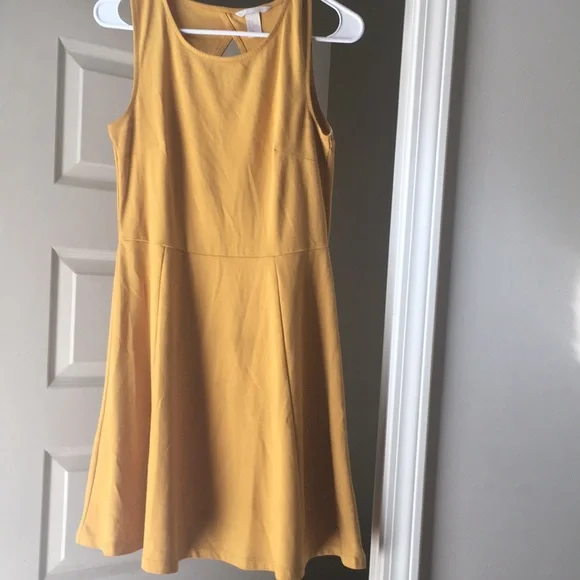 H & M womens mustard colored size M dress - Picture 1 of 10